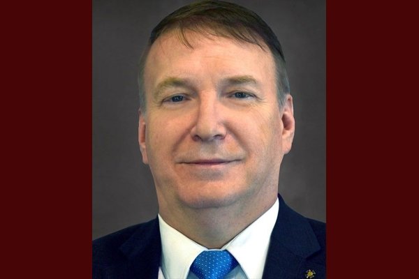 Stephen Bryan headshot