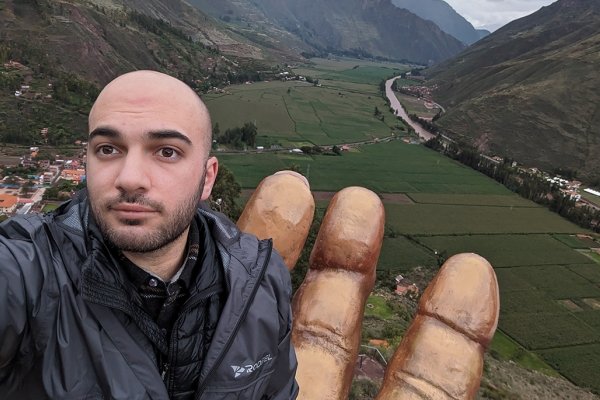 adam zuckerman headshot