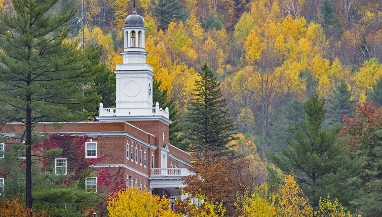 Scenic Fall Campus - Campus Beauty
